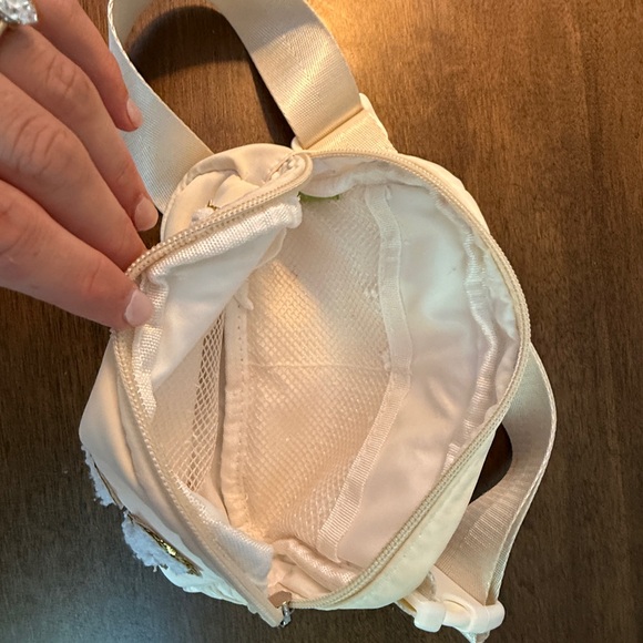 Bride Fanny pack crossbody bag - Picture 2 of 3